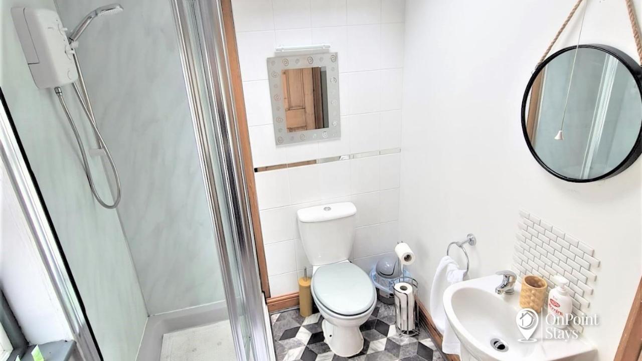Lovely Spacious 5 Bedroom Home Near Chester City Centre 외부 사진